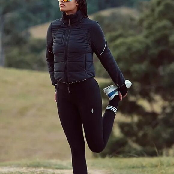 NWT Free People Gathering Storm Run Puffer in Black - Picture 2 of 9